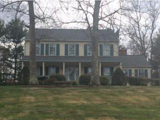 25 Deerwood Dr, Hudson, NH 03052-8004