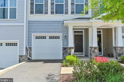 12743 Lotte Dr, Woodbridge, VA 22192-2720