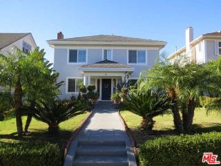 923 Bronson Ave, Los Angeles CA  90019-1936 exterior