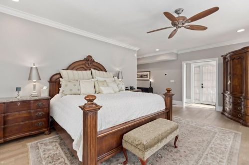877 Highland Ter, Atlanta GA  30306-3411 exterior