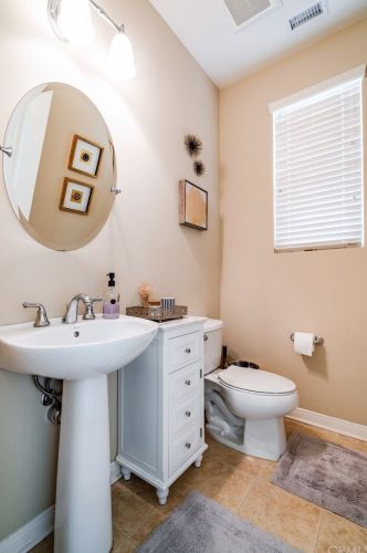 54 Rembrandt, Irvine CA  92620-7314 exterior