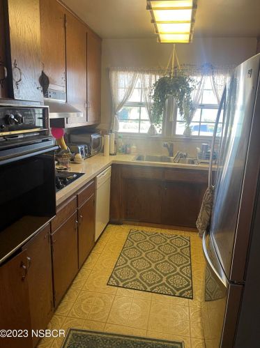 3919 Crestmont Dr, Santa Maria, CA 93455-3027