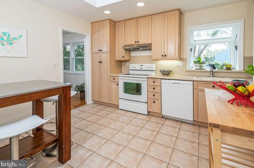 15 Robert Rd, Princeton NJ  08540-5332 exterior