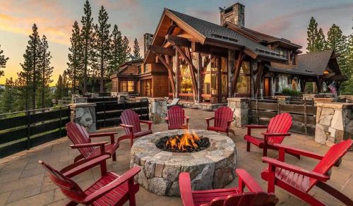 8207 Fallen Leaf Way, Truckee CA  96161-4273 exterior