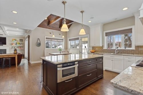 26 Golf Ave, Willowbrook IL  exterior