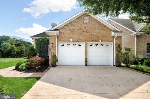 104 Courtyard Ter, New Market, VA 22844-9686