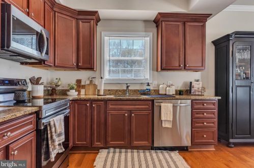 6318 Linden St, Shady Side MD  20764-2910 exterior