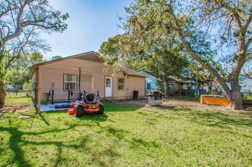 649 Lorrain St, Angleton TX 77515-3409 exterior