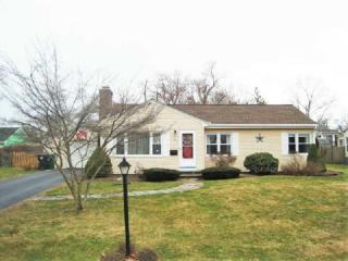 53 Frontier Rd, Warwick, RI 02889-1106