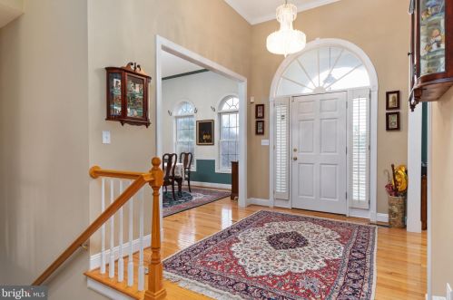 17637 Sweetwood Ct, Round Hill, VA 20141-2257