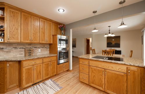 4266 Jasper Dr, Saint Paul MN  55122-2011 exterior