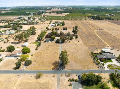 16980 Fox Rd, Lodi, CA 95240-9705