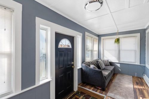 48 Upland Ave, Warwick, RI 02818-3505