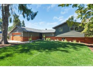 1195 97th Ave, Portland, OR 97229-5205