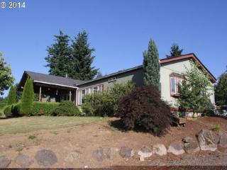 33525 Doyle Rd, Estacada, OR 97023-7525