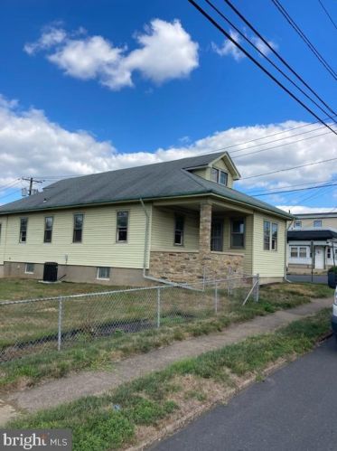 38 Dover Ave, Trenton, NJ 08638-3739