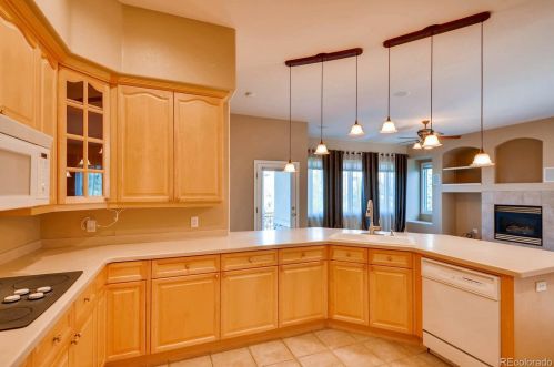 22540 Peakview Dr, Aurora CO 80016-7026 exterior