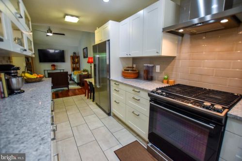 343 Sayre Dr, Princeton NJ  08540-5839 exterior