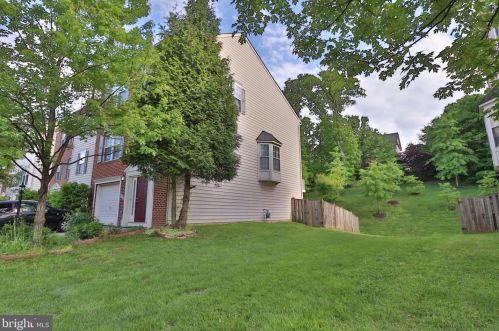 8039 Horseshoe Cottage Cir, Lorton, VA 22079-2369