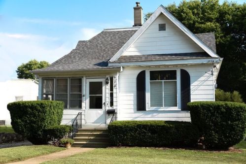 420 7th St, Nelson, IL 61021-3706