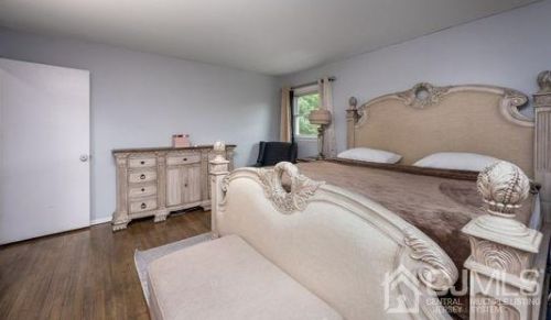 10 Boxwood Rd, Piscataway NJ 08854-5942 exterior