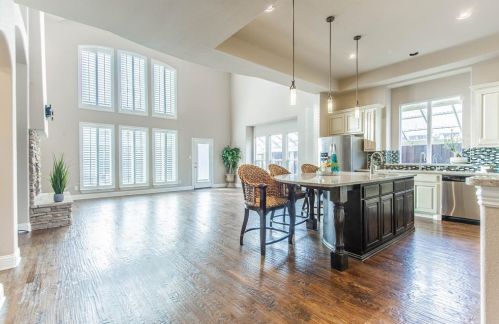 6911 Cyn Mdw Dr, Garland TX  75048-3050 exterior