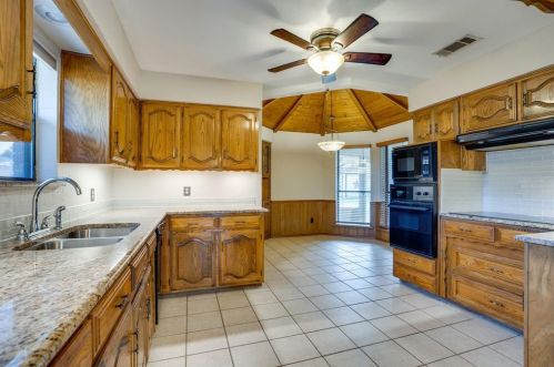 3122 Regency, Carrollton TX 75007-2720 exterior