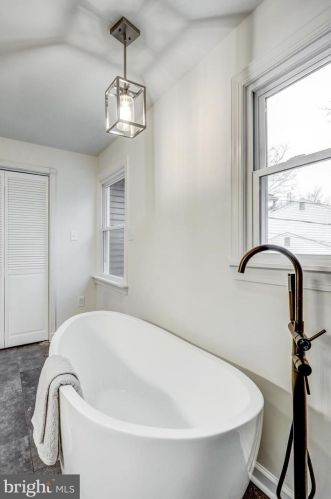 1509 Robert Rd, Lancaster PA  17601-5632 exterior