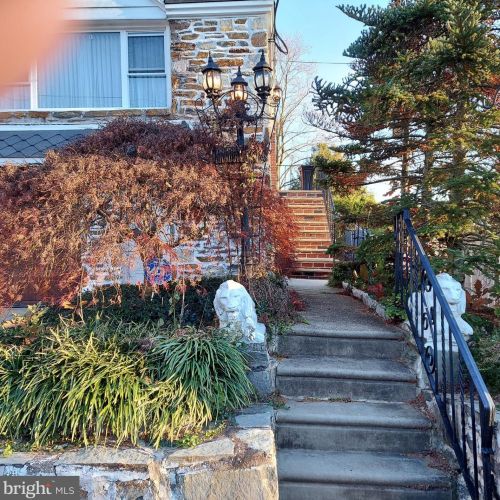 7201 Hill Rd, Philadelphia, PA 19128-1405