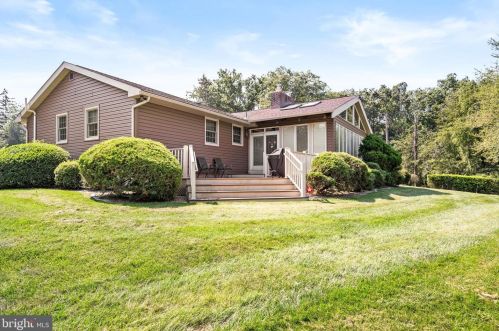 4 Frst Ln, Trenton NJ 08628-1604 exterior