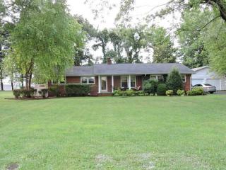 911 Mayfield St, Manchester, TN 37355-1408