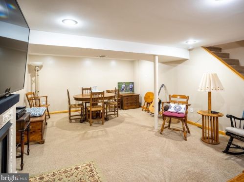 8408 Chippewa Rd, Philadelphia PA 19128-1206 exterior