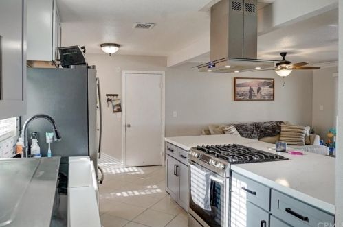 4310 Cecilia Ct, Riverside CA  92503-2711 exterior