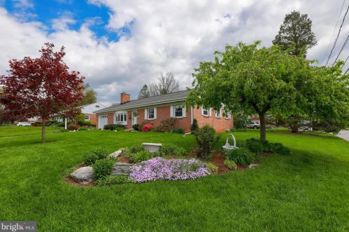 1631 Sunset Ave, Lancaster PA  17601-4355 exterior