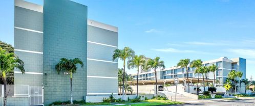 2847 Waialae Ave, Honolulu HI  96826-1820 exterior