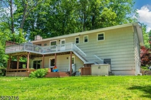 11 Hillcrest Dr, Dover NJ  07869-4513 exterior