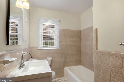 2003 Osborn Dr, Silver Spring MD  20910-1320 exterior