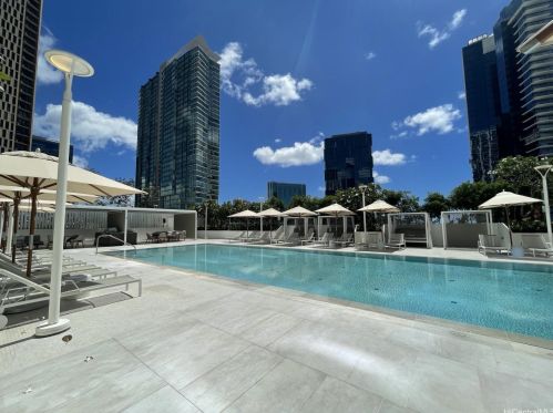 1000 Auahi St, Honolulu HI  96814-4105 exterior