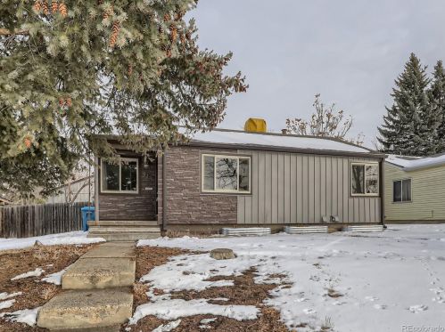916 Florence St, Denver, CO 80010-3910