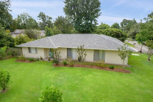 503 Jeff Davis Ave, Waveland, MS 39576-3227