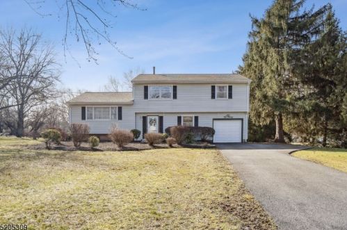 220 Riverview Rd, Bridgewater, NJ 08807-1569