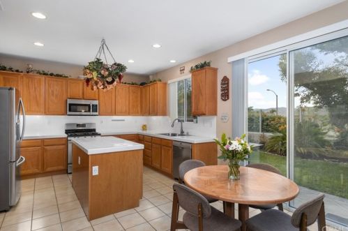 8815 Heatherwood Rd, Anaheim CA  92808-1695 exterior