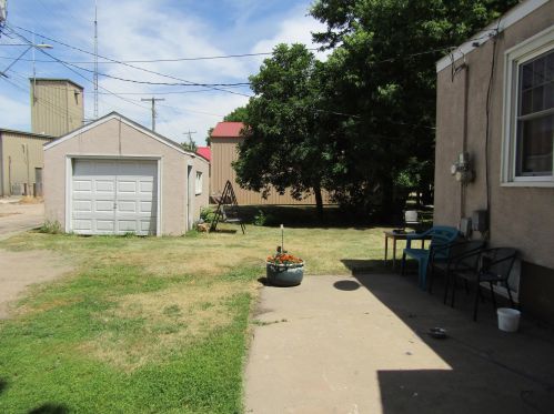 30 Munsterman St, Appleton, MN 56208-1259