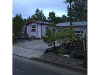726 Siano Loop, Florence OR  97439-8912 exterior