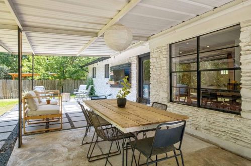 5407 Claymoor Dr, Austin TX  78723-4808 exterior