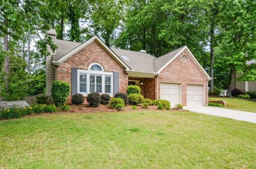2983 Sutton Gln, Marietta, GA 30062-4540