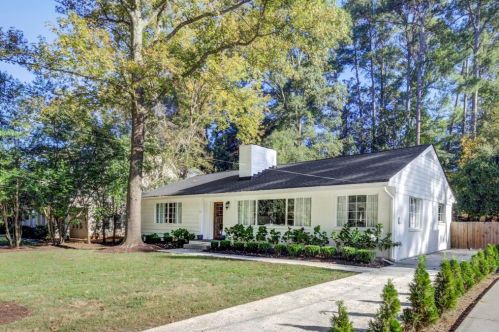 2095 Brookview Dr, Atlanta, GA 30318-1671