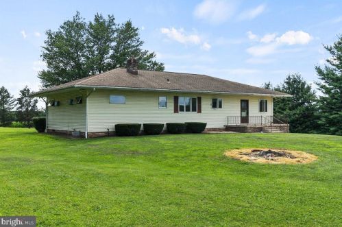 3685 Susquehanna Trl, York, PA 17404-8405