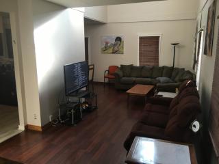 1823 29th Pl, Cleveland OH  44113-3023 exterior