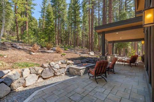 11490 Bottcher Loop, Truckee CA  96161-2784 exterior